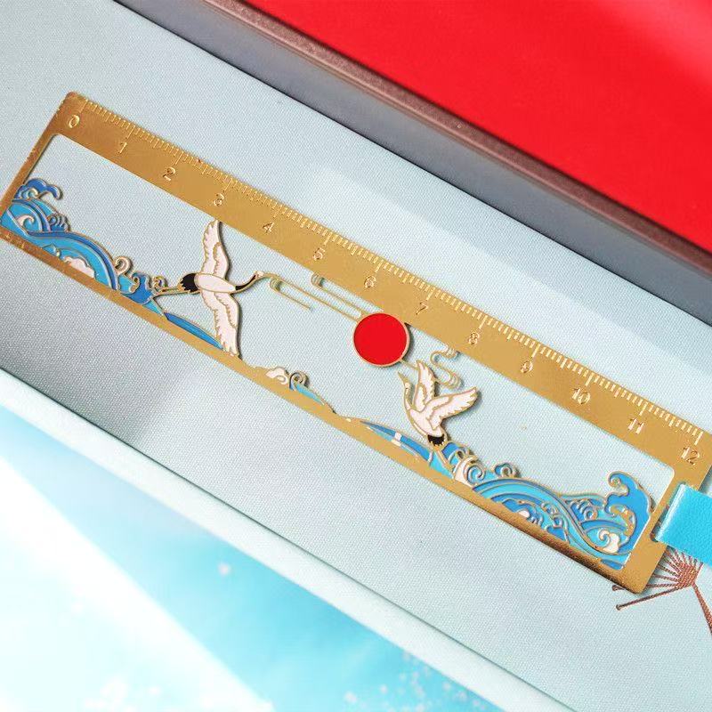 金属尺